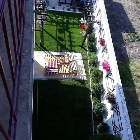 Konukevi La Celeste 4*